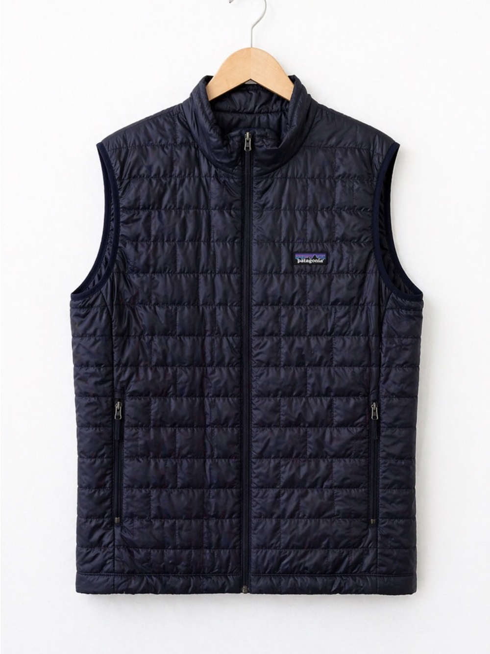 Patagonia Men’s Quilted Puffer Down Vest, Navy L